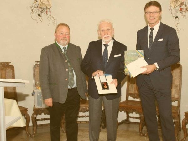 Verdienstorden für Lothar Demps aus Prien